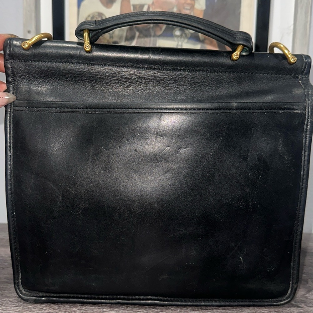 Vintage Coach Willis Black
Leather Cross-body/Satchel/Top Handle
Bag 9927 - Picture 15 of 16